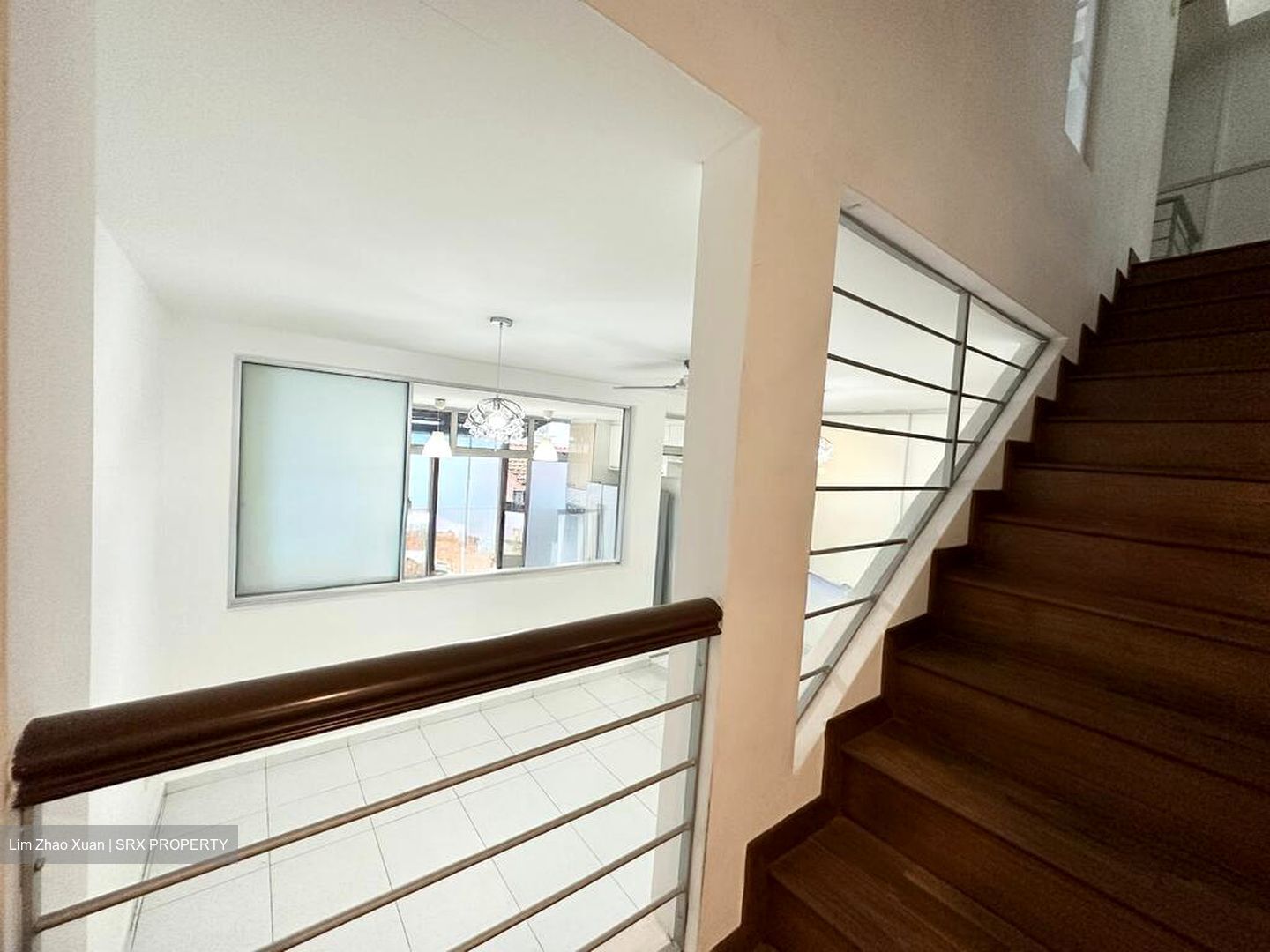 Sixth Avenue (D10), Terrace #524114291